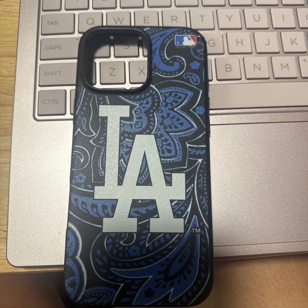 LA Dodgers case iPhone 16 pro max